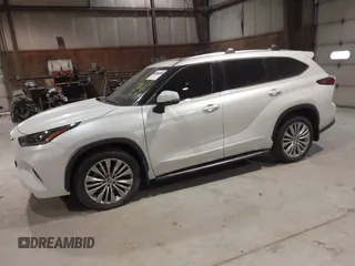 2022 Toyota Highlander Platinum z VIN 5TDFZRBH6NS192150, wystawiony jako IAAI lot #41291531 z przebiegiem 67 474 mil mil oraz . Historia ofert i sprzedaży dostępna na DreamBid. Obrazek 21.