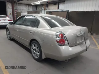 2005 Nissan Altima 3.5 SE with VIN 1N4BL11D35C138408, listed as a IAAI auction lot 41900590 with 148,315 mi miles. Bid and sale history available at carsss.com. Image 3.