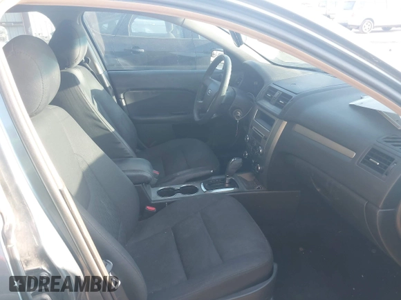 2011 Ford Fusion SE with VIN 3FAHP0HA9BR272342, listed as a IAAI auction lot 41911009 with 157,496 mi miles. Bid and sale history available at carsss.com. Image 5.