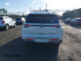 2024 Nissan Pathfinder SL с VIN 5N1DR3CD8RC310010, выставлен на аукционе IAAI как лот 41826608 с пробегом 6 079 миль миль и . История ставок и продаж доступна на DreamBid. Изображение 16.