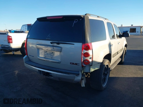 2007 GMC Yukon SLE with VIN 1GKFC13J37J115700, listed as a IAAI auction lot 41389752 with 191,701 mi miles. Bid and sale history available at carsss.com. Image 12.