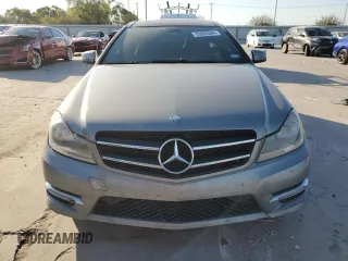 2012 Mercedes-Benz C 350 z VIN WDDGJ5HB3CF853000, wystawiony jako Copart lot #73855394 z przebiegiem 193 379 mil mil oraz Czysty tytuł • Clean title. Historia ofert i sprzedaży dostępna na DreamBid. Obrazek 5.