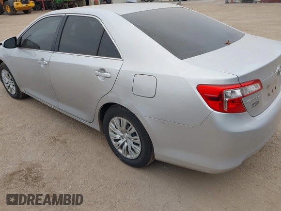 2012 Toyota Camry L with VIN 4T4BF1FK4CR185366, listed as a IAAI auction lot 41533830 with 172,192 mi miles. Bid and sale history available at carsss.com. Image 3.