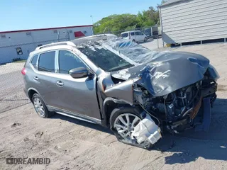 2017 Nissan Rogue SV with VIN KNMAT2MT7HP559334, listed as a IAAI auction lot 41913965 with 92,543 mi miles. Bid and sale history available at carsss.com. Image 1.