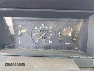 1990 Volvo 240 z VIN YV1AA8854L1871654, wystawiony jako IAAI lot #42004030 z przebiegiem 393 708 mil mil oraz . Historia ofert i sprzedaży dostępna na DreamBid. Obrazek 7.