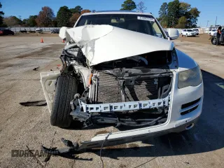 2008 Volkswagen Touareg V6 z VIN WVGBE77L88D024775, wystawiony jako Copart lot #83843144 z przebiegiem 152 413 mil mil oraz Szkoda całkowita • Salvage title. Historia ofert i sprzedaży dostępna na DreamBid. Obrazek 13.