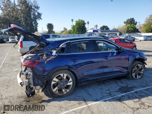 2022 Audi e-tron Premium with VIN WA1AAAGE7NB025539, listed as a Copart auction lot 43402943 with 0 mi miles. Bid and sale history available at carsss.com. Image 3.