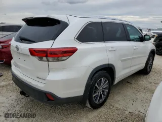 2018 Toyota Highlander SE with VIN 5TDJZRFH1JS890941, listed as a Copart auction lot 78090794 with 0 mi miles and Salvage Title. Bid and sale history available at carsss.com. Image 3.