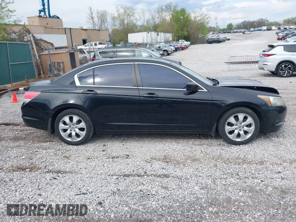 2010 Honda Accord EX-L z VIN 1HGCP2F86AA032708, wystawiony jako IAAI lot #42010837 z przebiegiem 196 739 mil mil oraz . Historia ofert i sprzedaży dostępna na DreamBid. Obrazek 13.