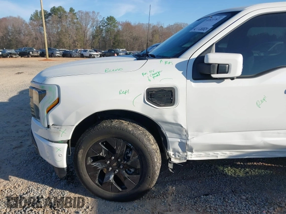 2022 Ford F-150 Lightning Pro with VIN 1FTVW1EV4NWG04301, listed as a IAAI auction lot 41821787 with 38,417 mi miles and . Bid and sale history available at DreamBid. Image 6.