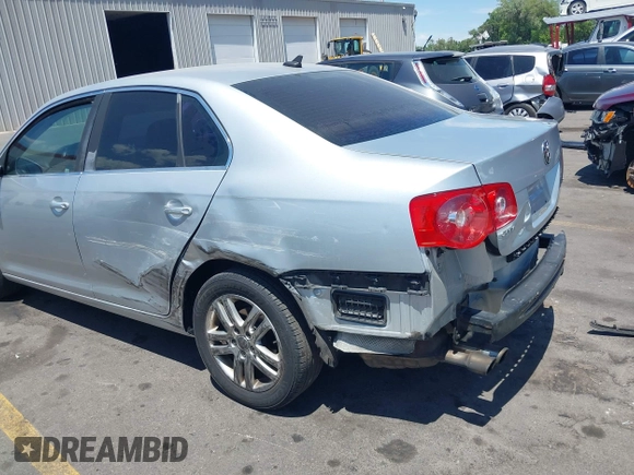 2007 Volkswagen Jetta 2.5 with VIN 3VWRF71K27M000620, listed as a IAAI auction lot 42458102 with 147,996 mi miles and . Bid and sale history available at DreamBid. Image 6.