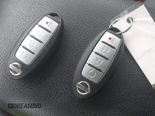 2021 Nissan Kicks SR z VIN 3N1CP5DV6ML475126, wystawiony jako IAAI lot #42330601 z przebiegiem 87 527 mil mil oraz . Historia ofert i sprzedaży dostępna na DreamBid. Obrazek 11.