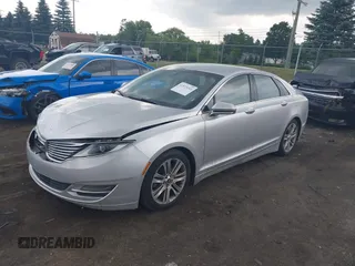 2013 Lincoln MKZ z VIN 3LN6L2G98DR803528, wystawiony jako IAAI lot #42573341 z przebiegiem 140 006 mil mil oraz . Historia ofert i sprzedaży dostępna na DreamBid. Obrazek 17.