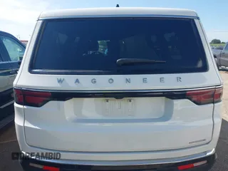 2024 Jeep Wagoneer Series II z VIN 1C4SJRBP4RS184266, wystawiony jako IAAI lot #42506256 z przebiegiem 27 901 mil mil oraz . Historia ofert i sprzedaży dostępna na DreamBid. Obrazek 16.