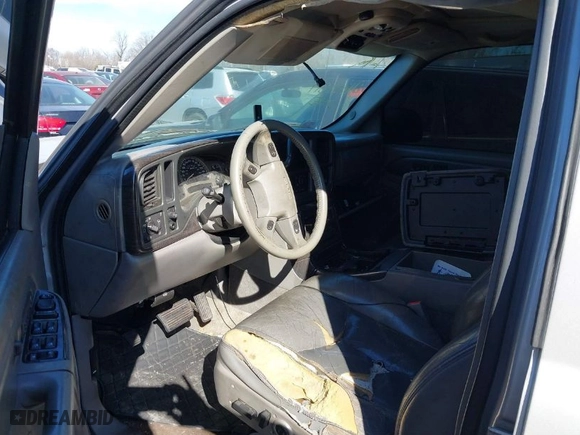 2005 GMC Yukon Denali with VIN 1GKEK63U45J192983, listed as a IAAI auction lot 41626897 with 294,072 mi miles. Bid and sale history available at carsss.com. Image 5.