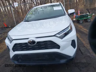 2022 Toyota RAV4 XLE with VIN 2T3P1RFV4NC305332, listed as a IAAI auction lot 41543826 with 11,240 mi miles. Bid and sale history available at carsss.com. Image 12.