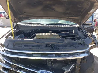 2018 Ford Expedition XLT with VIN 1FMJU1JT6JEA56631, listed as a IAAI auction lot 41814523 with 113,875 mi miles. Bid and sale history available at carsss.com. Image 10.
