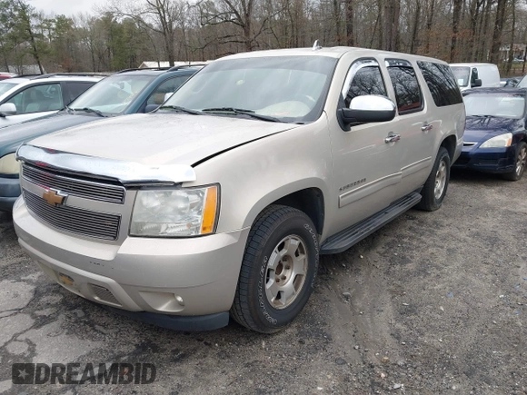 2010 Chevrolet Suburban LS with VIN 1GNUCHE03AR226103, listed as a IAAI auction lot 41729881 with 201,479 mi miles. Bid and sale history available at carsss.com. Image 17.