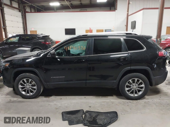 2019 Jeep Cherokee Latitude Plus with VIN 1C4PJMLB7KD193212, listed as a IAAI auction lot 41140326 with 75,360 mi miles. Bid and sale history available at carsss.com. Image 13.