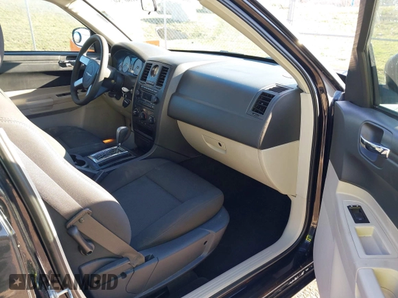 2007 Chrysler 300 with VIN 2C3KA43R87H691098, listed as a IAAI auction lot 41807592 with 99,208 mi miles. Bid and sale history available at carsss.com. Image 5.