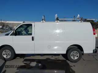 2017 GMC Savana Cargo Van with VIN 1GTW7AFF0H1294996, listed as a IAAI auction lot 41426311 with 189,457 mi miles. Bid and sale history available at carsss.com. Image 15.