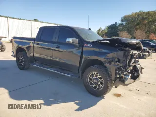 2020 Chevrolet Silverado 1500 LT with VIN 1GCUYDEDXLZ253923, listed as a Copart auction lot 82211904 with 95,574 mi miles and Salvage Title. Bid and sale history available at DreamBid. Image 4.