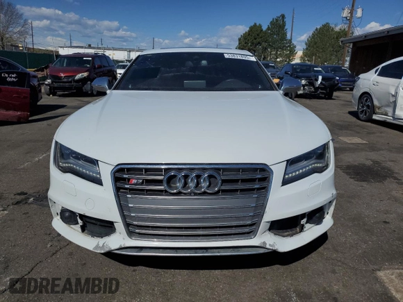 2014 Audi S7 Prestige z VIN WAUW2AFC4EN051777, wystawiony jako Copart lot #53831895 z przebiegiem 81 841 mil mil oraz Szkoda całkowita • Salvage title. Historia ofert i sprzedaży dostępna na DreamBid. Obrazek 5.