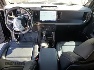 2023 Ford Bronco z VIN 1FMDE5CP6PLB31740, wystawiony jako Copart lot #50167915 z przebiegiem 9 307 mil mil oraz Szkoda całkowita • Salvage title. Historia ofert i sprzedaży dostępna na DreamBid. Obrazek 8.