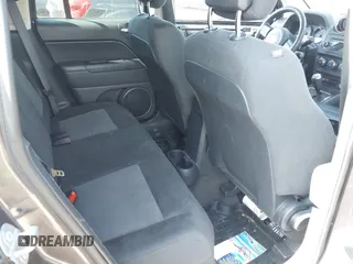 2017 Jeep Compass Sport SE z VIN 1C4NJDBB3HD143859, wystawiony jako IAAI lot #42784214 z przebiegiem 82 815 mil mil oraz . Historia ofert i sprzedaży dostępna na DreamBid. Obrazek 8.