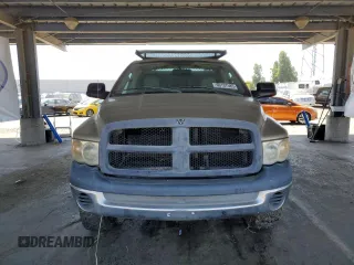 2005 Dodge 2500 ST z VIN 3D7KS26D15G806379, wystawiony jako Copart lot #60137585 z przebiegiem 122 103 mil mil oraz Czysty tytuł • Clean title. Historia ofert i sprzedaży dostępna na DreamBid. Obrazek 5.