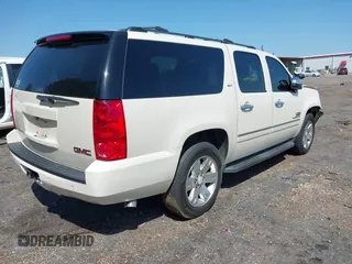 2013 GMC Yukon XL SLT with VIN 1GKS1KE00DR356030, listed as a IAAI auction lot 41969667 with 184,272 mi miles. Bid and sale history available at carsss.com. Image 4.