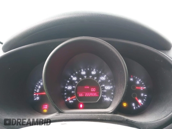 2015 Kia Soul with VIN KNDJN2A22F7152413, listed as a IAAI auction lot 41772573 with 222,935 mi miles. Bid and sale history available at carsss.com. Image 7.