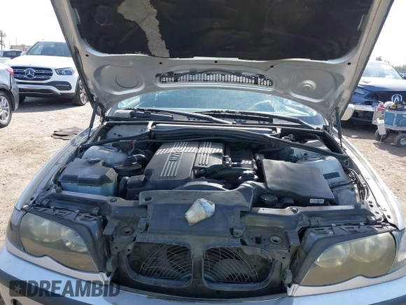 2004 BMW 3 Series 325i with VIN WBAAZ33494KP83238, listed as a IAAI auction lot 41594397 with 1 mi miles. Bid and sale history available at carsss.com. Image 10.