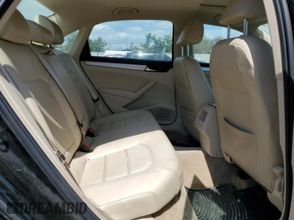 2012 Volkswagen Passat SE z VIN 1VWBP7A30CC071883, wystawiony jako Copart lot #53976725 z przebiegiem 206 180 mil mil oraz Szkoda całkowita • Salvage title. Historia ofert i sprzedaży dostępna na DreamBid. Obrazek 10.