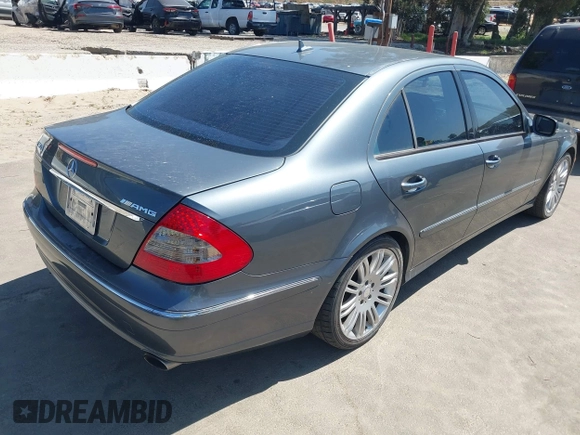 2008 Mercedes-Benz E-Class Luxury 3.5L with VIN WDBUF56X08B284262, listed as a IAAI auction lot 41996643 with 180,534 mi miles. Bid and sale history available at carsss.com. Image 4.