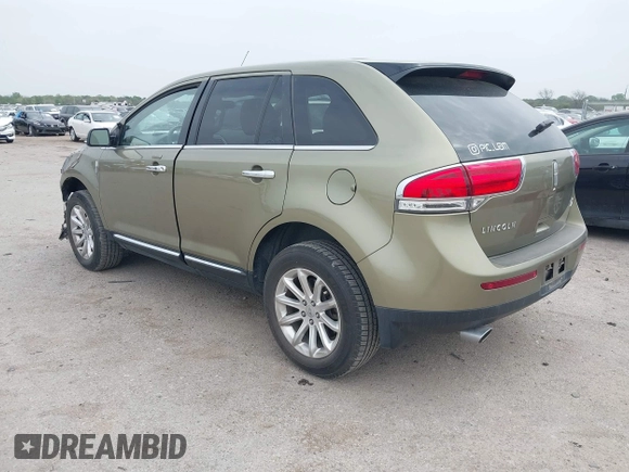 2013 Lincoln MKX with VIN 2LMDJ6JK7DBL14542, listed as a IAAI auction lot 41919144 with 126,714 mi miles. Bid and sale history available at carsss.com. Image 3.