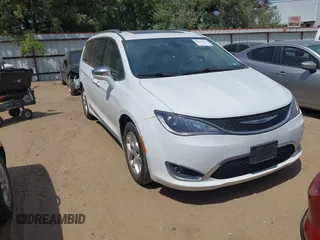 2020 Chrysler Pacifica Limited z VIN 2C4RC1GG6LR171708, wystawiony jako IAAI lot #42016454 z przebiegiem 97 162 mil mil oraz . Historia ofert i sprzedaży dostępna na DreamBid. Obrazek 1.