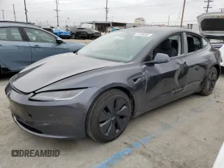 2024 Tesla Model 3 z VIN 5YJ3E1EA6RF773141, wystawiony jako Copart lot #61399385 z przebiegiem 9 245 mil mil oraz Szkoda całkowita • Salvage title. Historia ofert i sprzedaży dostępna na DreamBid. Obrazek 1.
