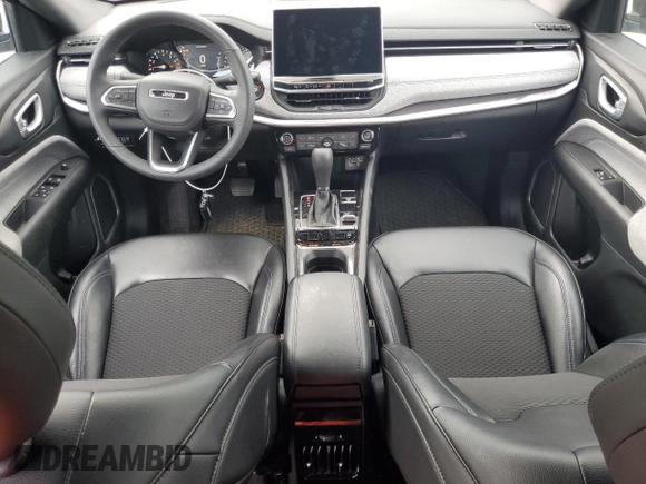 2023 Jeep Compass Latitude z VIN 3C4NJDBN1PT537959, wystawiony jako Copart lot #59963855 z przebiegiem 24 636 mil mil oraz Szkoda całkowita • Salvage title. Historia ofert i sprzedaży dostępna na DreamBid. Obrazek 8.
