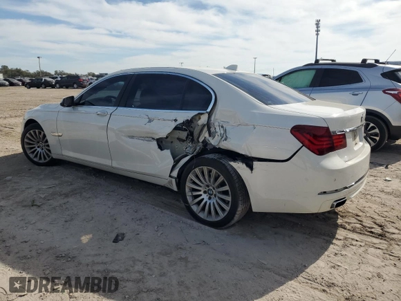 2013 BMW 7 Series 740Li with VIN WBAYE4C58DD137041, listed as a Copart auction lot 42958295 with 209,290 mi miles and Salvage title. Bid and sale history available at DreamBid. Image 2.