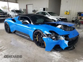 2022 Maserati MC20 z VIN ZAM24BXA2N0383787, wystawiony jako Copart lot #45825114 z przebiegiem 9395 mil mil oraz . Historia ofert i sprzedaży dostępna na DreamBid. Obrazek 4.