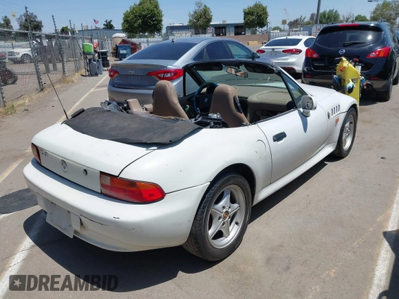 1997 BMW 3 Series Z3 1.9 z VIN 4USCH7323VLB79374, wystawiony jako IAAI lot #42371934 z przebiegiem 161 418 mil mil oraz . Historia ofert i sprzedaży dostępna na DreamBid. Obrazek 4.