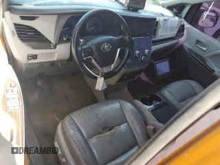 2018 Toyota Sienna XLE Auto Access Seat with VIN 5TDYZ3DC3JS904731, listed as a Copart auction lot 55451085 with 234,414 mi miles and Clean Title. Bid and sale history available at DreamBid. Image 8.