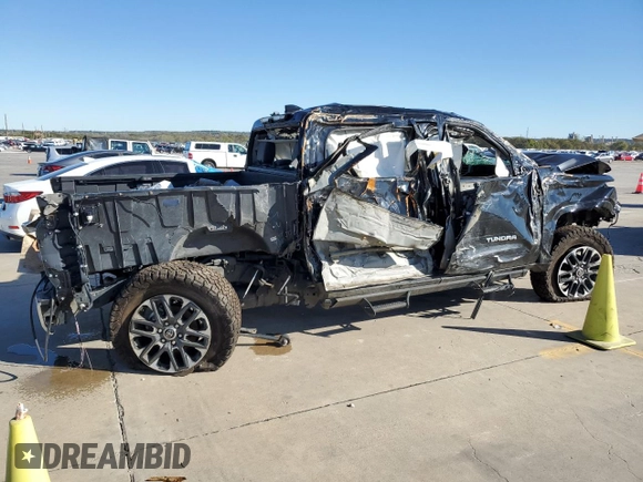 2022 Toyota Tundra Limited z VIN 5TFJA5DB0NX004543, wystawiony jako Copart lot #79259444 z przebiegiem 20 955 mil mil oraz Szkoda całkowita • Salvage title. Historia ofert i sprzedaży dostępna na DreamBid. Obrazek 3.