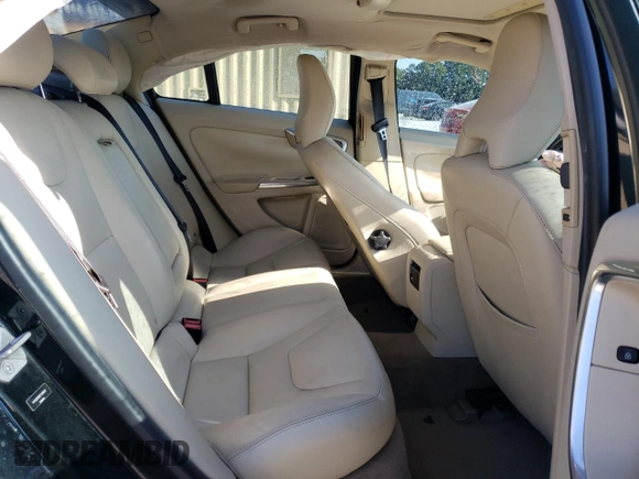 2015 Volvo S60 T5 Drive-E Premier z VIN YV140MFB0F1316643, wystawiony jako Copart lot #70535384 z przebiegiem 88 380 mil mil oraz Nie do naprawy • Non repairable. Historia ofert i sprzedaży dostępna na DreamBid. Obrazek 10.