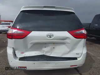 2020 Toyota Sienna XLE Auto Access Seat with VIN 5TDYZ3DC4LS080497, listed as a IAAI auction lot 41802566 with 74,049 mi miles. Bid and sale history available at carsss.com. Image 6.