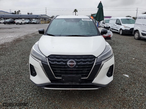 2022 Nissan Kicks SR with VIN 3N1CP5DV4NL502681, listed as a Copart auction lot 45233195 with 36,924 mi miles and Salvage Title. Bid and sale history available at carsss.com. Image 5.