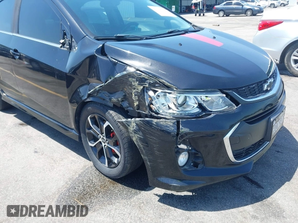 2019 Chevrolet Sonic LT z VIN 1G1JD5SBXK4148018, wystawiony jako IAAI lot #42258275 z przebiegiem 114 348 mil mil oraz . Historia ofert i sprzedaży dostępna na DreamBid. Obrazek 6.