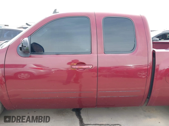2009 Chevrolet Silverado 1500 with VIN 1GCEC39Y49Z189445, listed as a IAAI auction lot 41933868 with 209,596 mi miles and . Bid and sale history available at DreamBid. Image 14.