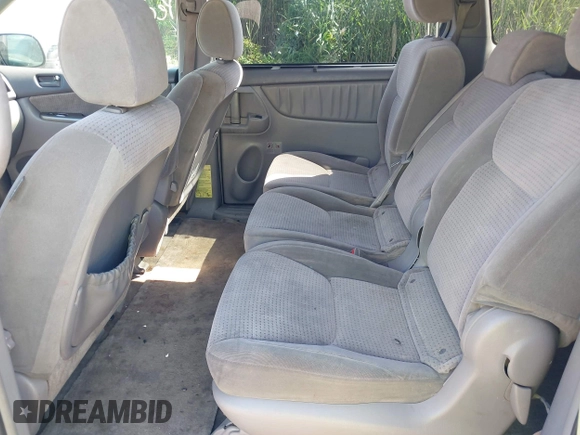 2006 Toyota Sienna CE z VIN 5TDZA23CX6S440948, wystawiony jako IAAI lot #42582759 z przebiegiem 238 185 mil mil oraz . Historia ofert i sprzedaży dostępna na DreamBid. Obrazek 8.